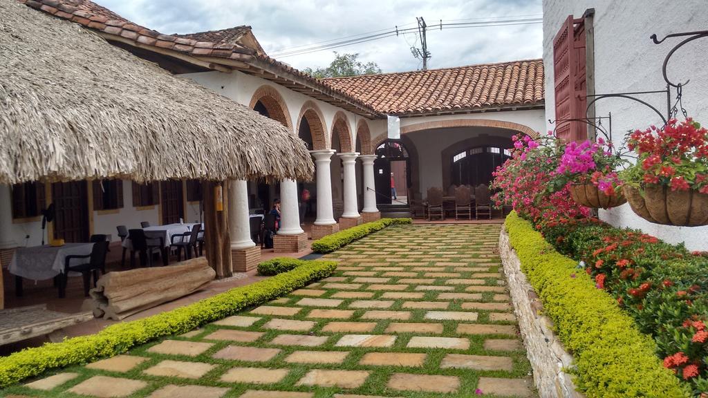 Hotel Santa Barbara Colonial - Santa Fe De Antioquia Kamer foto