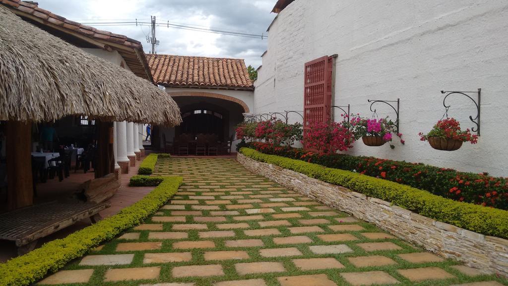 Hotel Santa Barbara Colonial - Santa Fe De Antioquia Kamer foto
