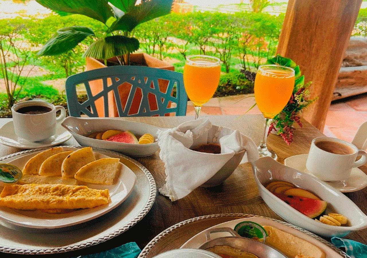 Hotel Santa Barbara Colonial - Santa Fe De Antioquia Buitenkant foto